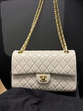 💎Chanel White Quilted Shoulder Bag with Gold Chain-No Box